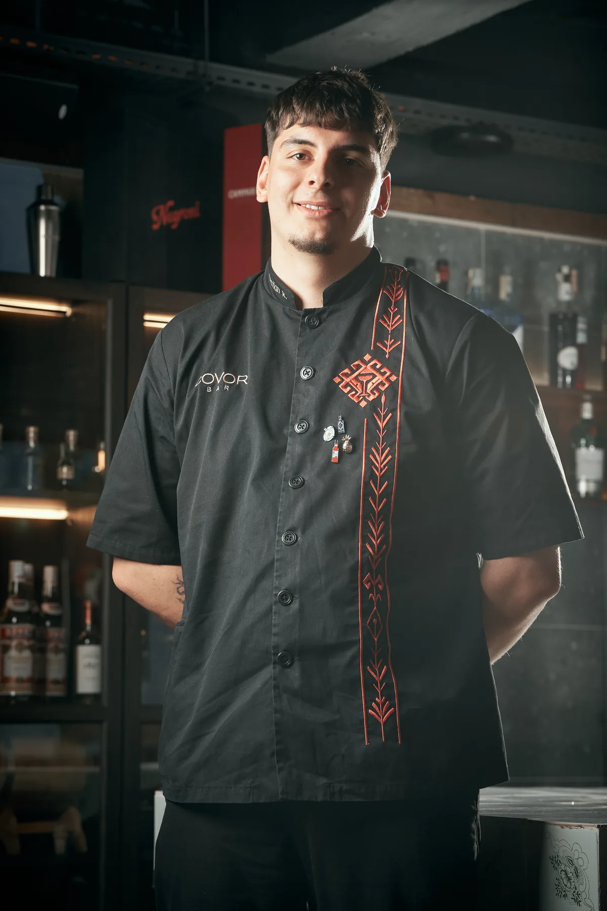 Cristi, barman COVOR BAR