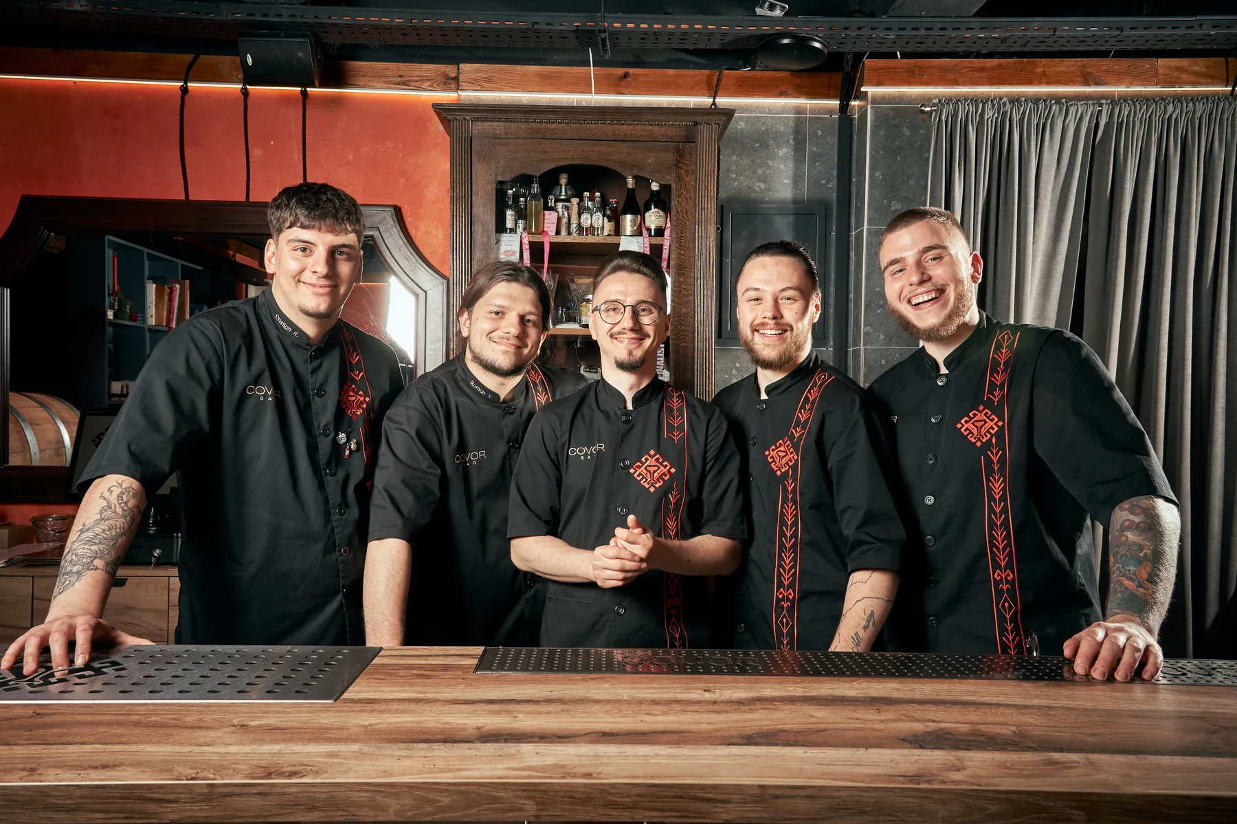 Echipa Cocktail Catering by Covor la bar
