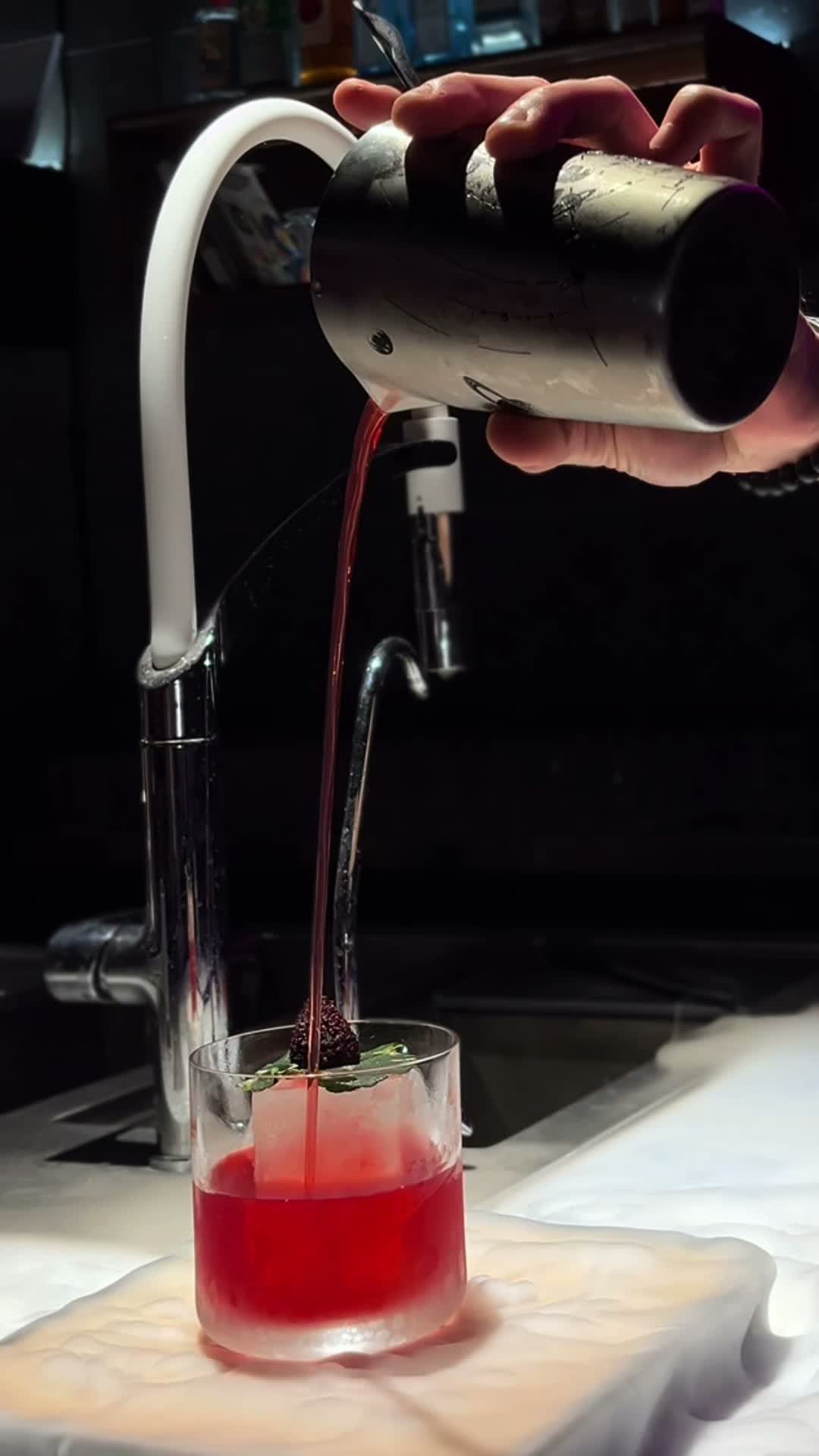 Signature cocktail being poured at COVOR BAR, Chișinău